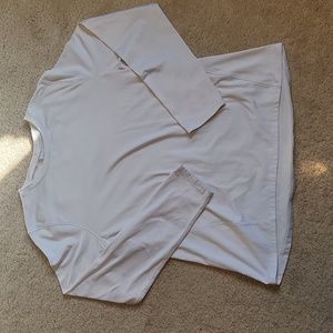 Size L white layering shirt